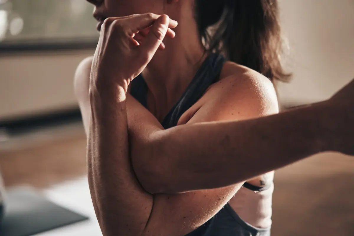 Yoga in Ruhpolding Eine Frau macht Yoga.