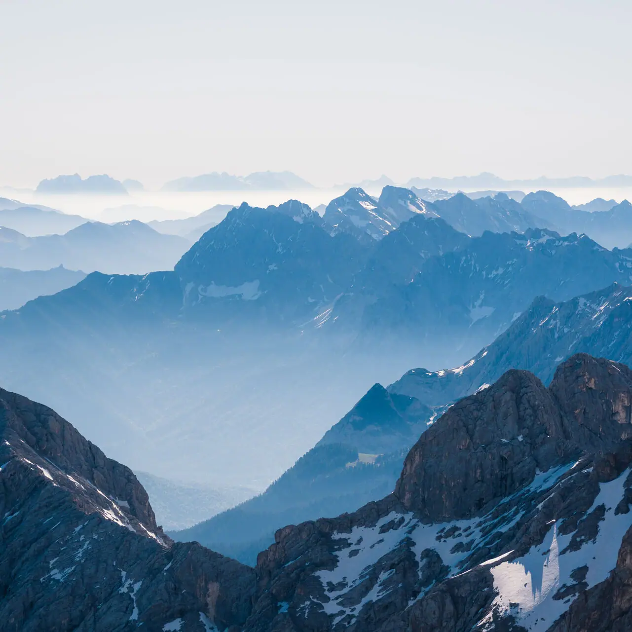 Zugspitze Ausblick Verschneite Bergkette im Freien.