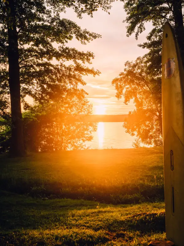 Sonnenuntergang Der Scharmützelsee bei Sonnenlicht.