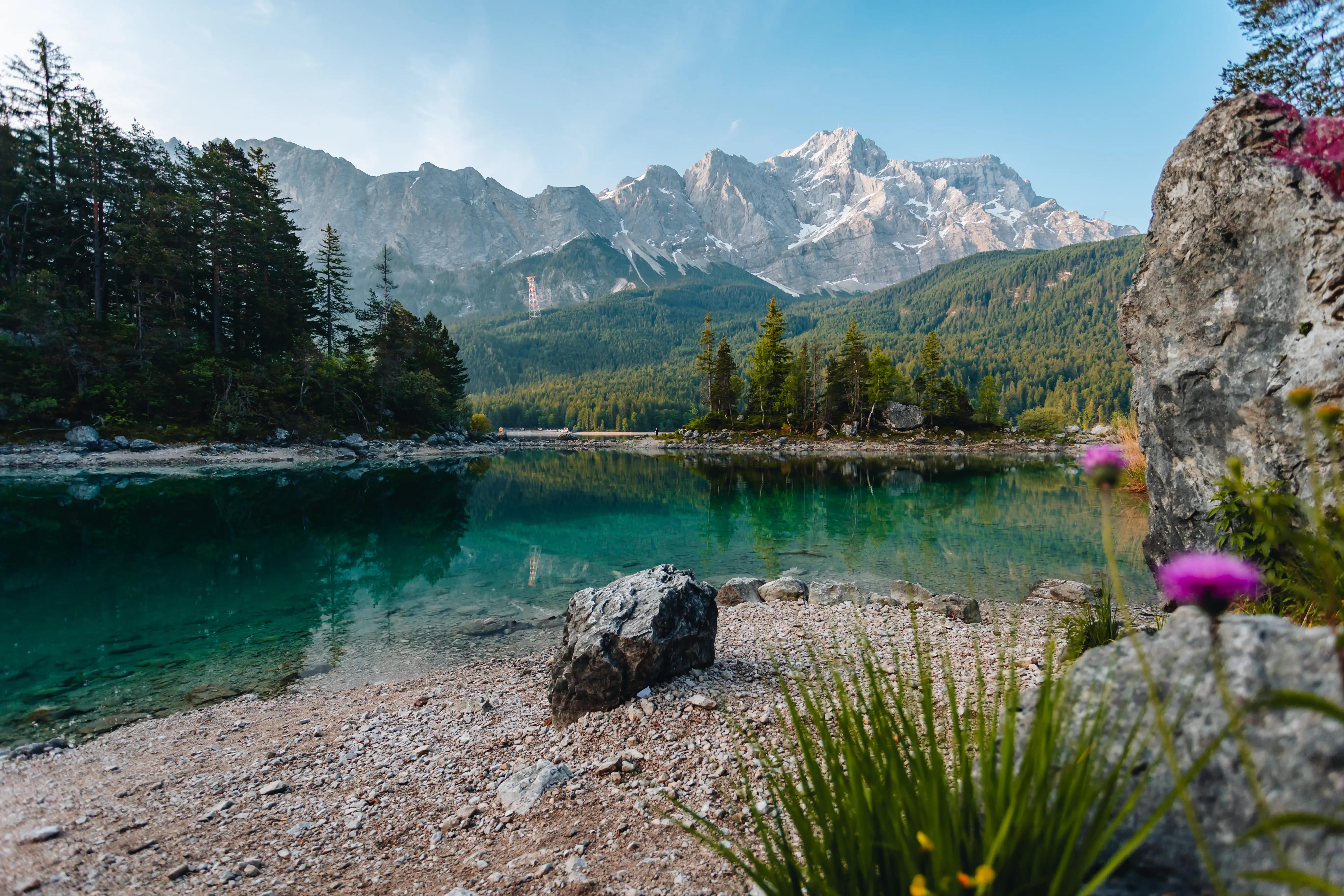 Blick auf die Berglandschaft vom Eibsee Bergblick Eibsee