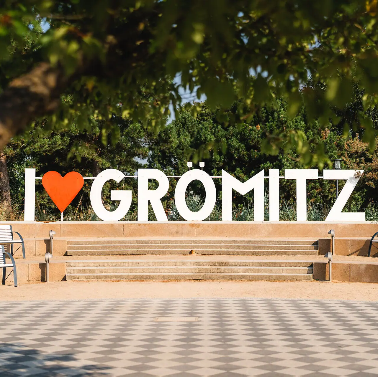 I Love Grömitz I Love Grömitz Schild an der Promenade.