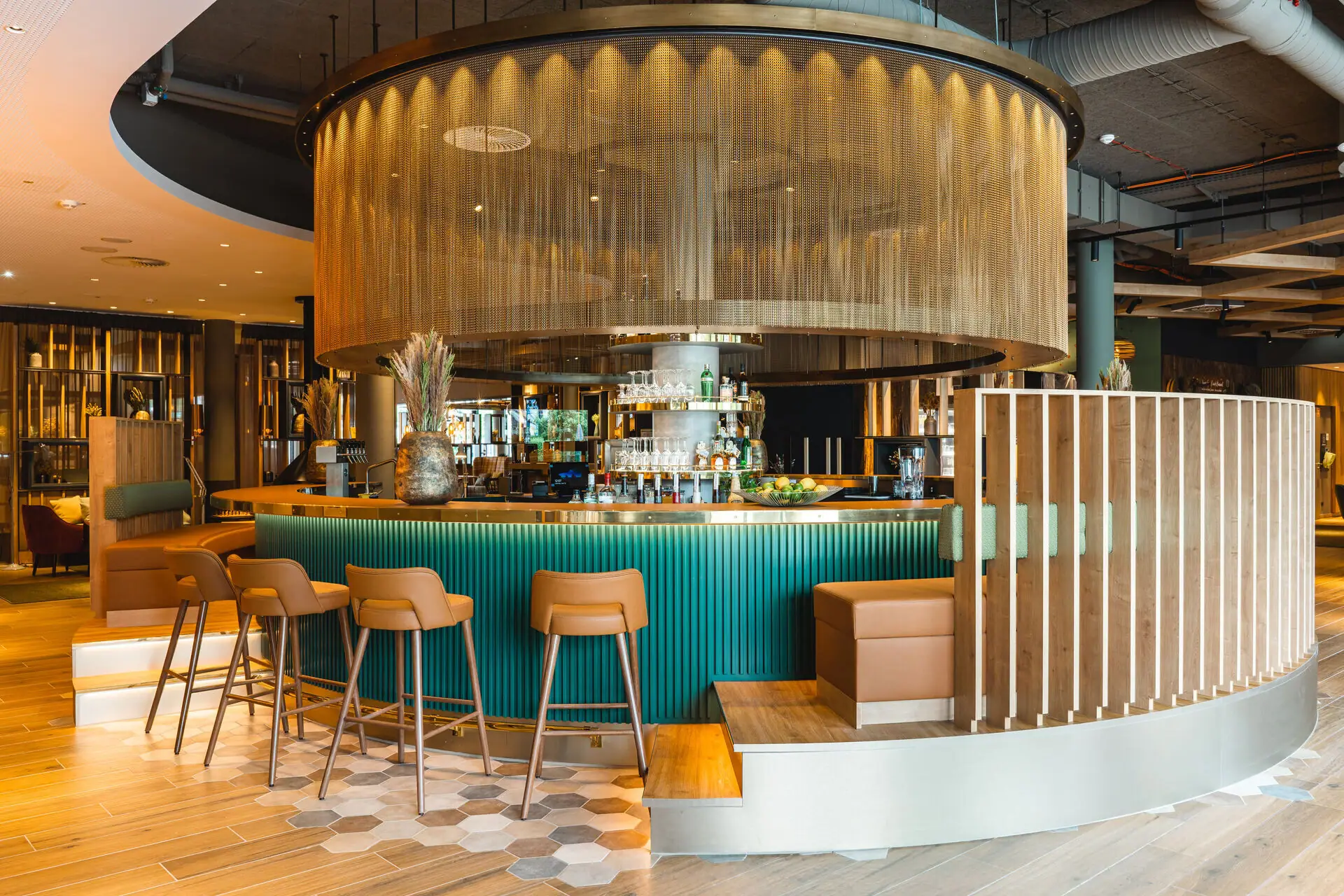 Bar Runde Bar mit Stühlen im Innenbereich